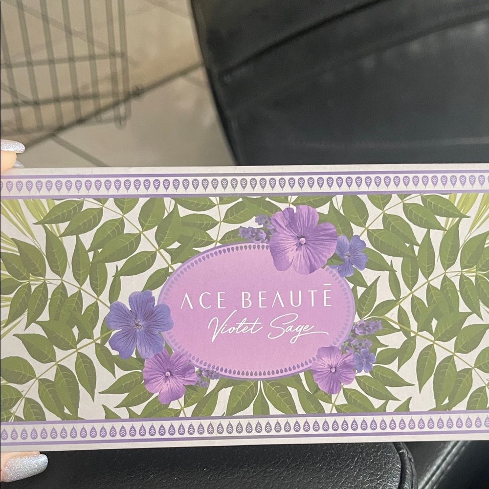 Ace Beaute Violet Sage Eyeshadow Palette